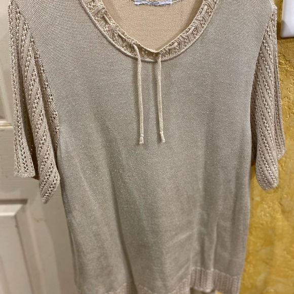 🌸Beige Large Sweater - Picture 1 of 4